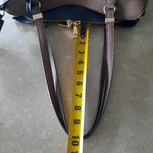 Guess Lyndi Shoulder Handbag Croc Embossed Animal Print Brown Black Med. Size - Picture 9 of 17